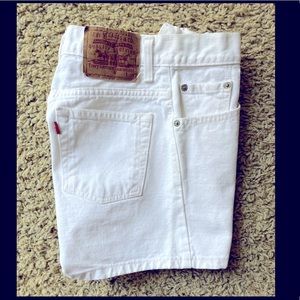 Levi’s White Jean Shorts - Fabulous!